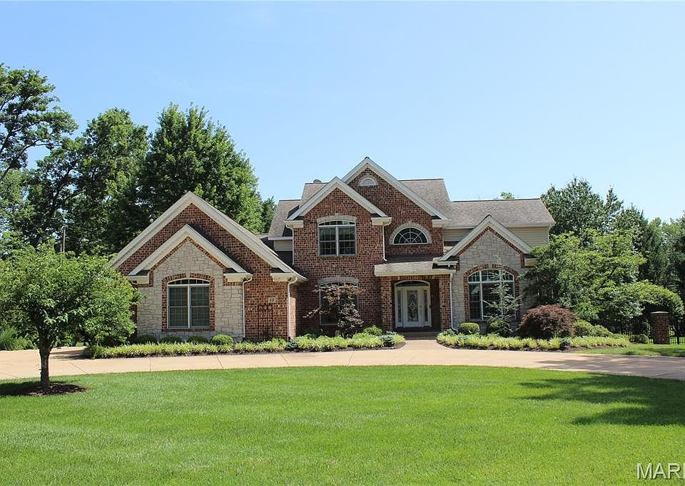 2nd image of 15 Alden Ln