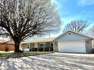 1701 Amy Cir, Springdale, AR 72762