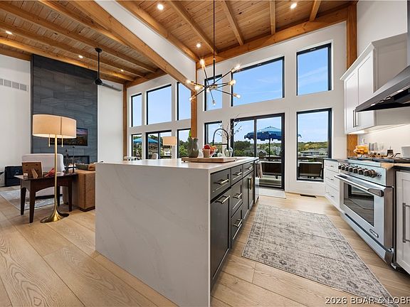 5th image of 1151 Oak Rd