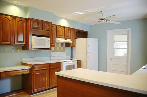 10 Vail Road -  Kitchen