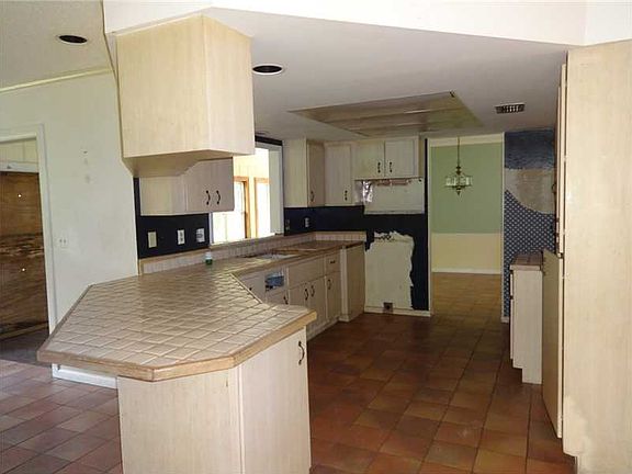 5th image of 3320 58th Ave