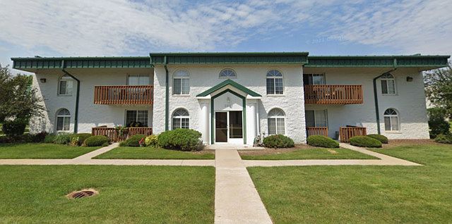 1st image of 2851 Heritage Dr APT 2C