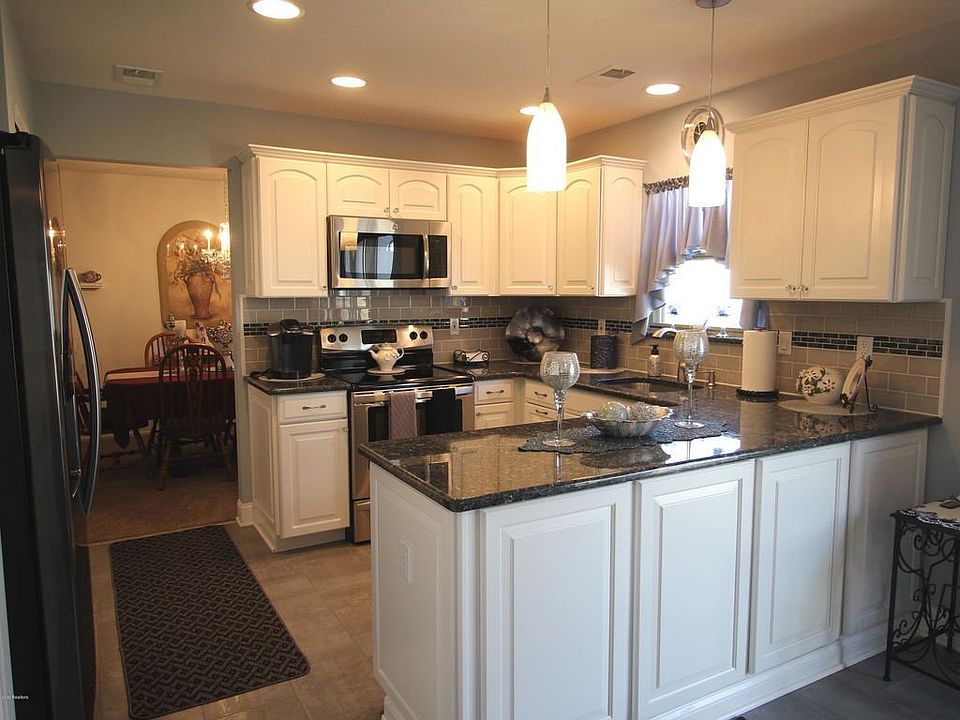 1st image of 524 Petunia Ln N
