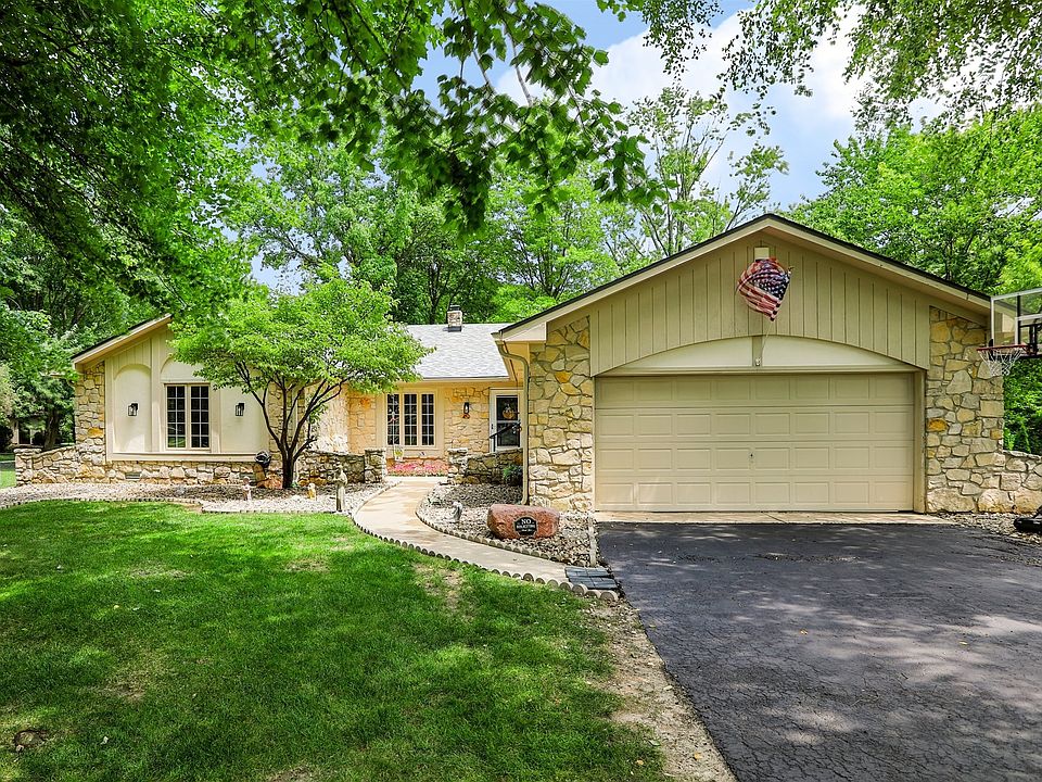 1st image of 12110 Valley Brook Ct