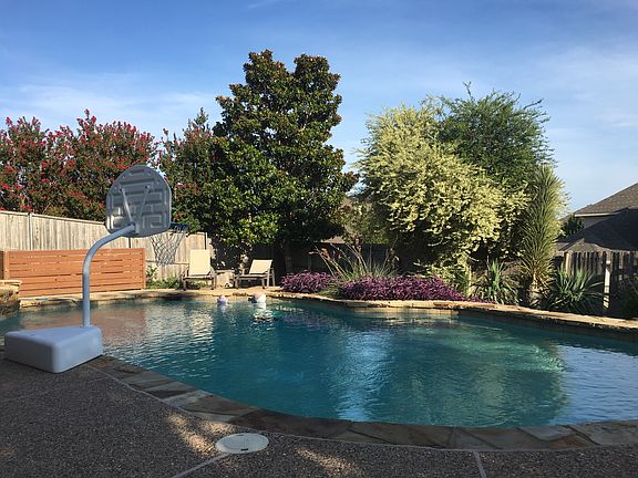 3rd image of 3512 Burts Dr