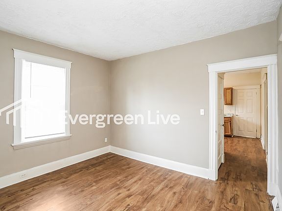 4th image of 1809 Emerson Ave