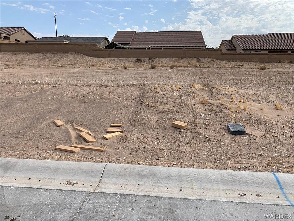 1st image of 6032 Calico Ave