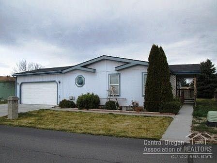 1st image of 661 NE Shoshone Dr