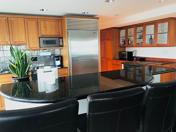 3rd image of 733 State St S #1A