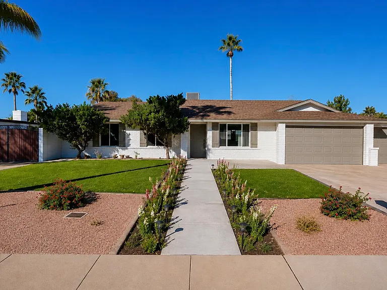4044 E Yucca St — Photo 1