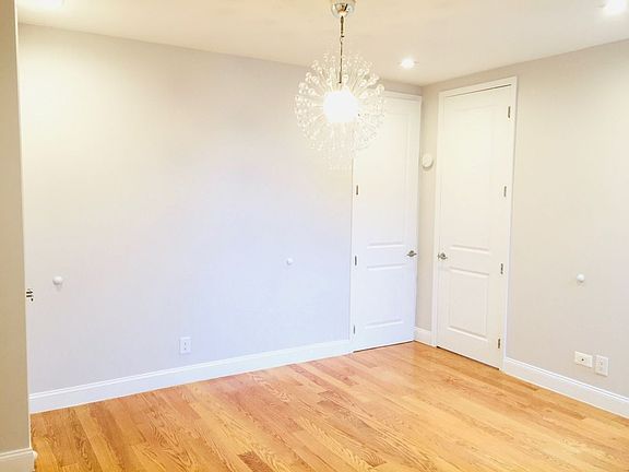 5th image of 117 Jefferson Ave #26