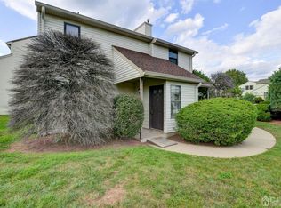 2001 Woodbridge Commons Way #2001, Iselin, NJ 08830