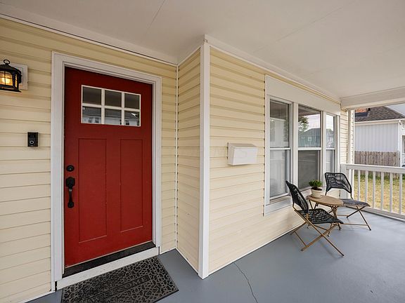 3rd image of 204 Avondale Ave