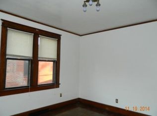 935 Pearl St, Alton, IL 62002