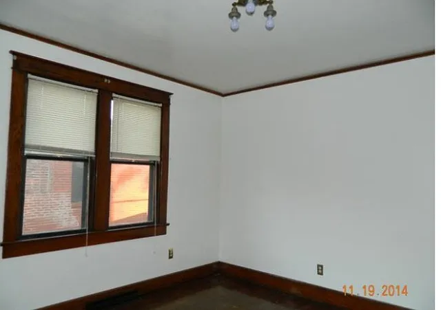 935 Pearl St photo 1