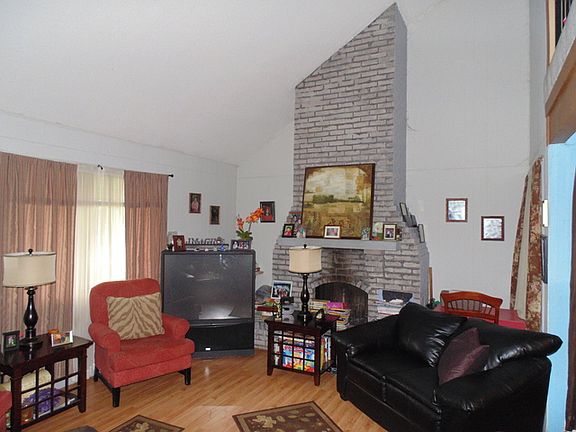 2nd image of 5324 Arlington Cir