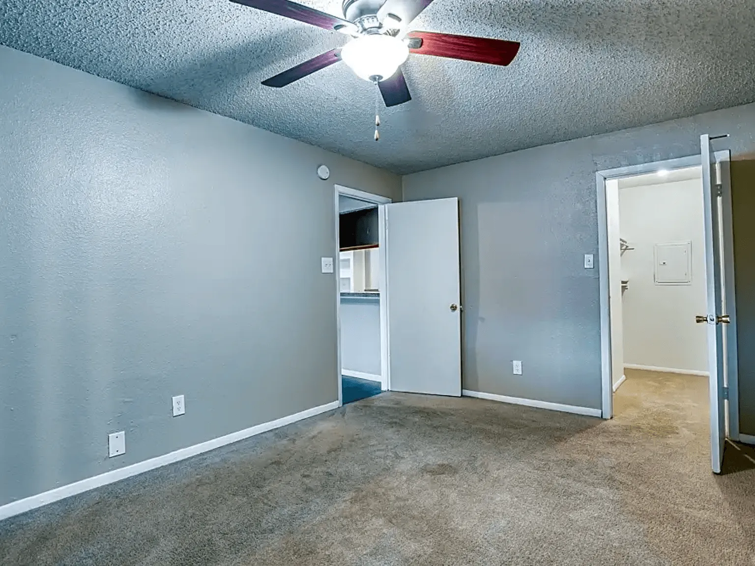 Santa Fe Apartments — Photo 3
