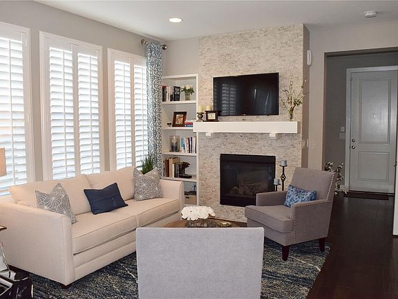 3rd image of 10147 Tall Oaks St