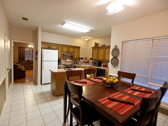 4th image of 10732 Downey Dr