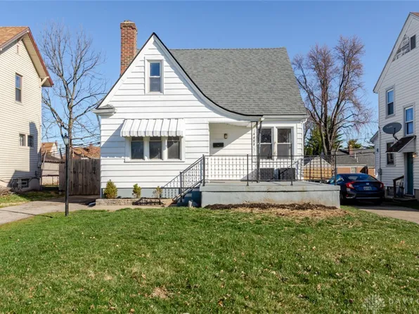 4037 Corinth Blvd, Dayton, OH 45410