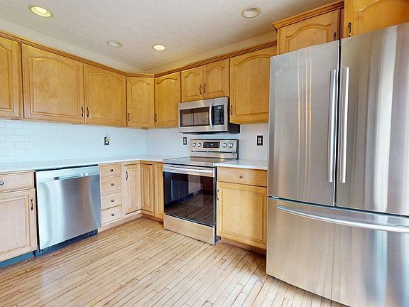 5th image of 414 Ridge Rd