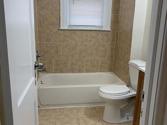 2nd image of 4770 Tampa St Floor 2