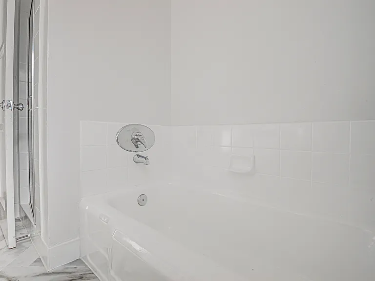 8811.5 Belford Ave #8811.5 — Photo 22