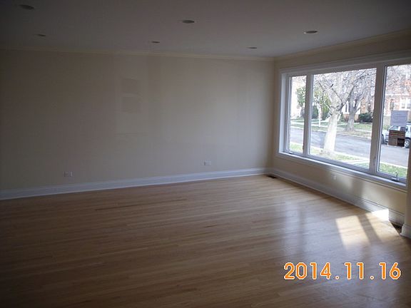 5th image of 4922 N McVicker Ave