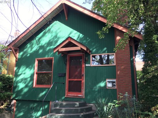 2907 Ne Couch St Portland Or 97232 Zillow