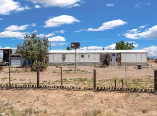 231 Meadowlake Rd, Los Lunas, NM 87031