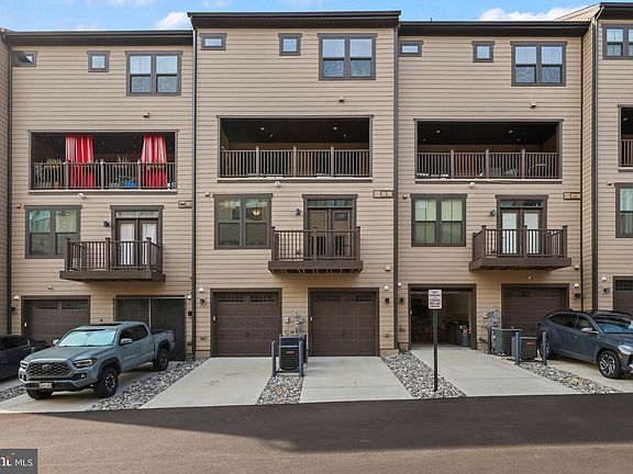 2nd image of 1733 Dunnington Pl