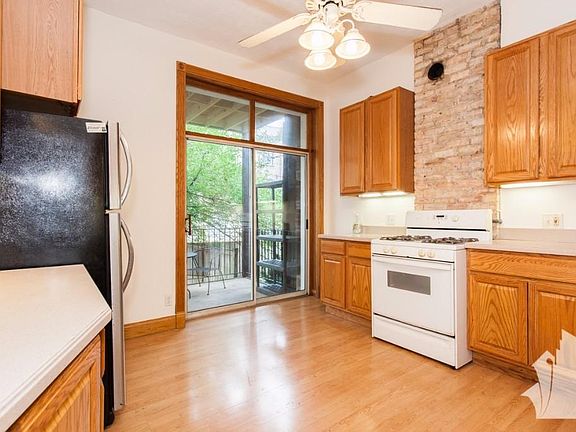 3rd image of 858 W Newport Ave #1FU