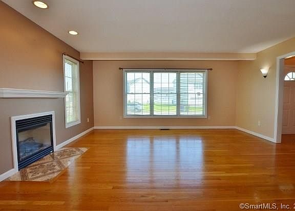 4th image of 33 Rachel Dr