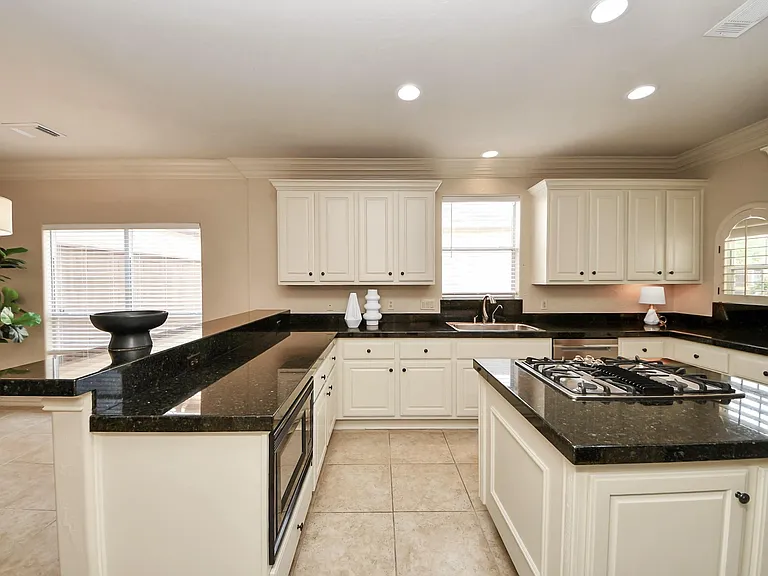 14207 Jade Cove Dr — Photo 18
