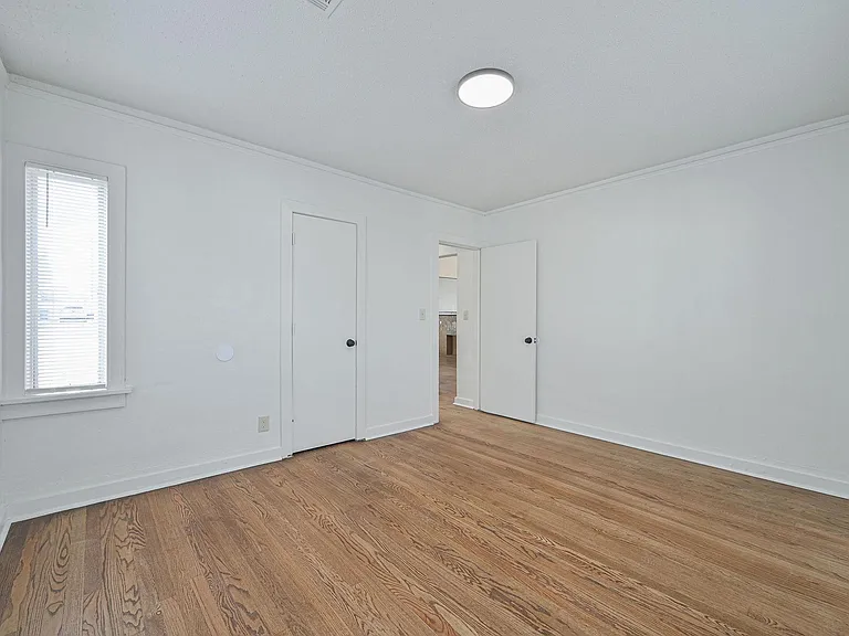 1805 NW 29th St — Photo 13