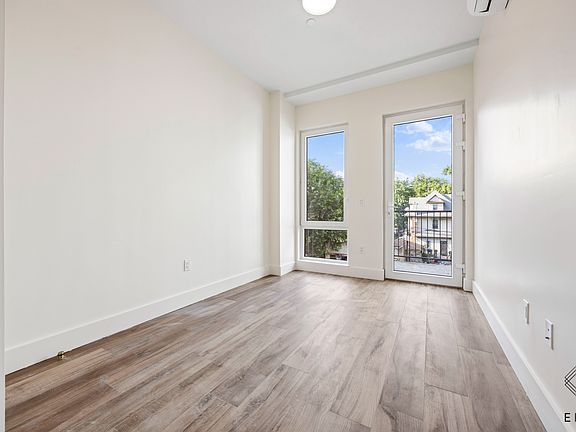4th image of 151 Hawthorne St #4F