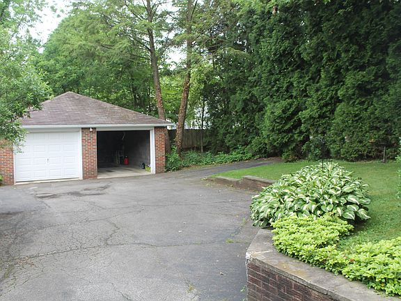 3rd image of 2471 4th St