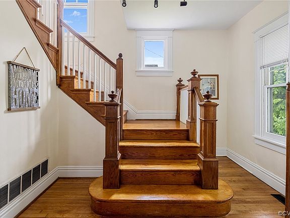 5th image of 519 W 20th St
