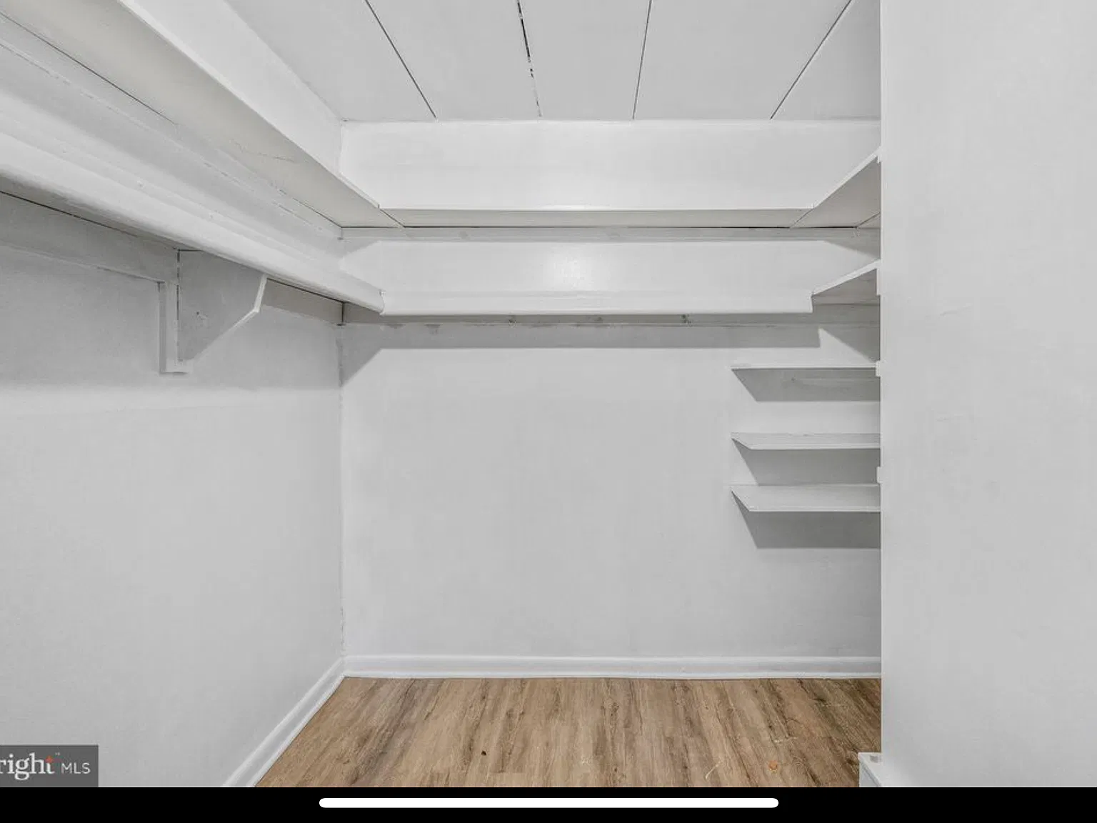2 bed, 1300 sqft, $2,400 — Photo 2