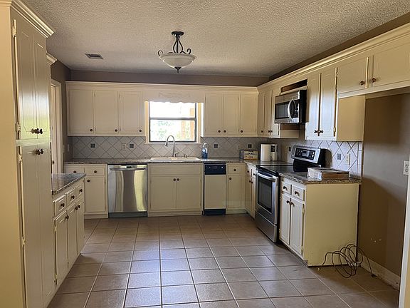 3rd image of 6050 Millwood Rd
