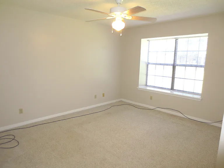 1516 Portside Dr — Photo 8