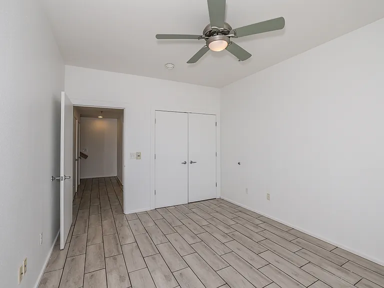 10 N Greenwood Ave — Photo 21