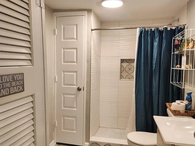 4517 Avenue K — Photo 15