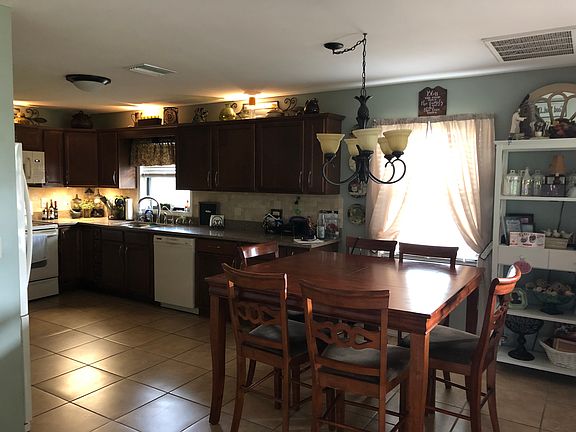 3rd image of 105 Buchanan Dr