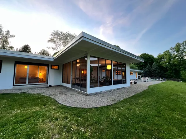 160 Catalpa Road, Wilton, CT 06897