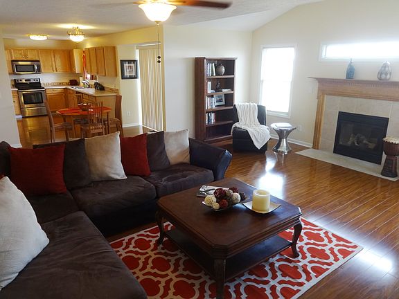 BIG GREAT ROOM!