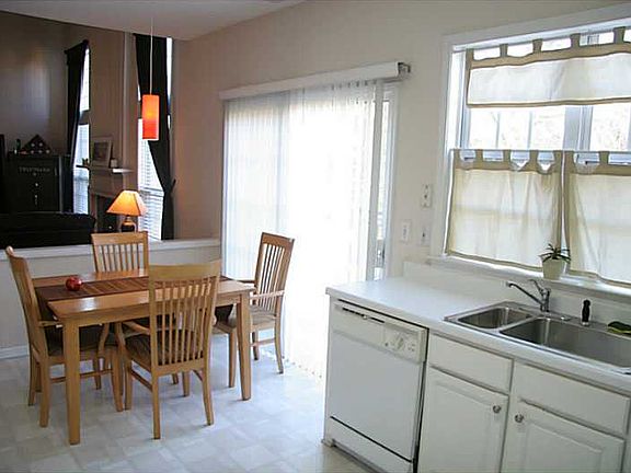 3rd image of 2520 Alvecot Cir