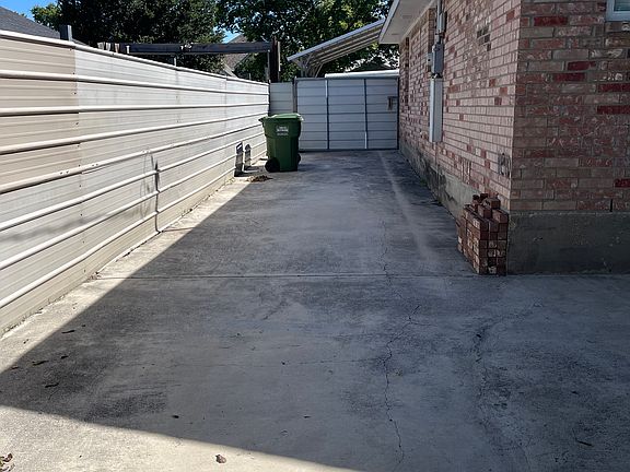 5th image of 8110 Gibbs Dr