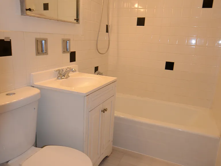 1603 Waukegan Rd — Photo 8