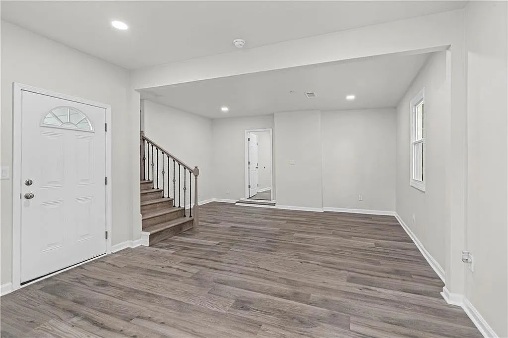 3 bed, 3.0 bath, 1311 sqft, $3,000 — Photo 4